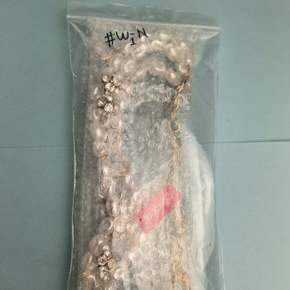 Lilly Pulitzer Statement Necklace 3 Strand Dreamy Pearl In Resort White Casual - Picture 13 of 13